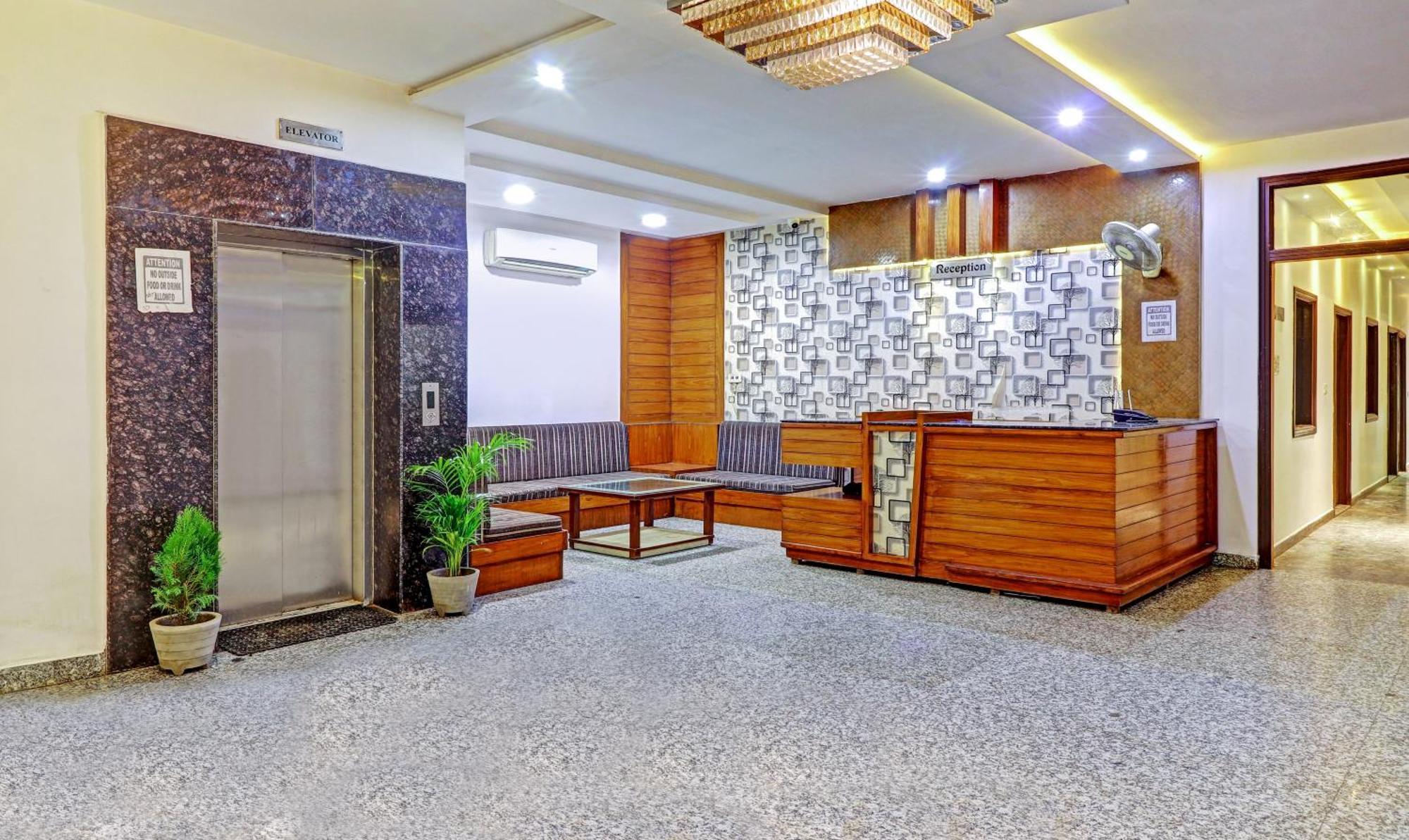 Hotel The Golden Bird アーグラ エクステリア 写真
