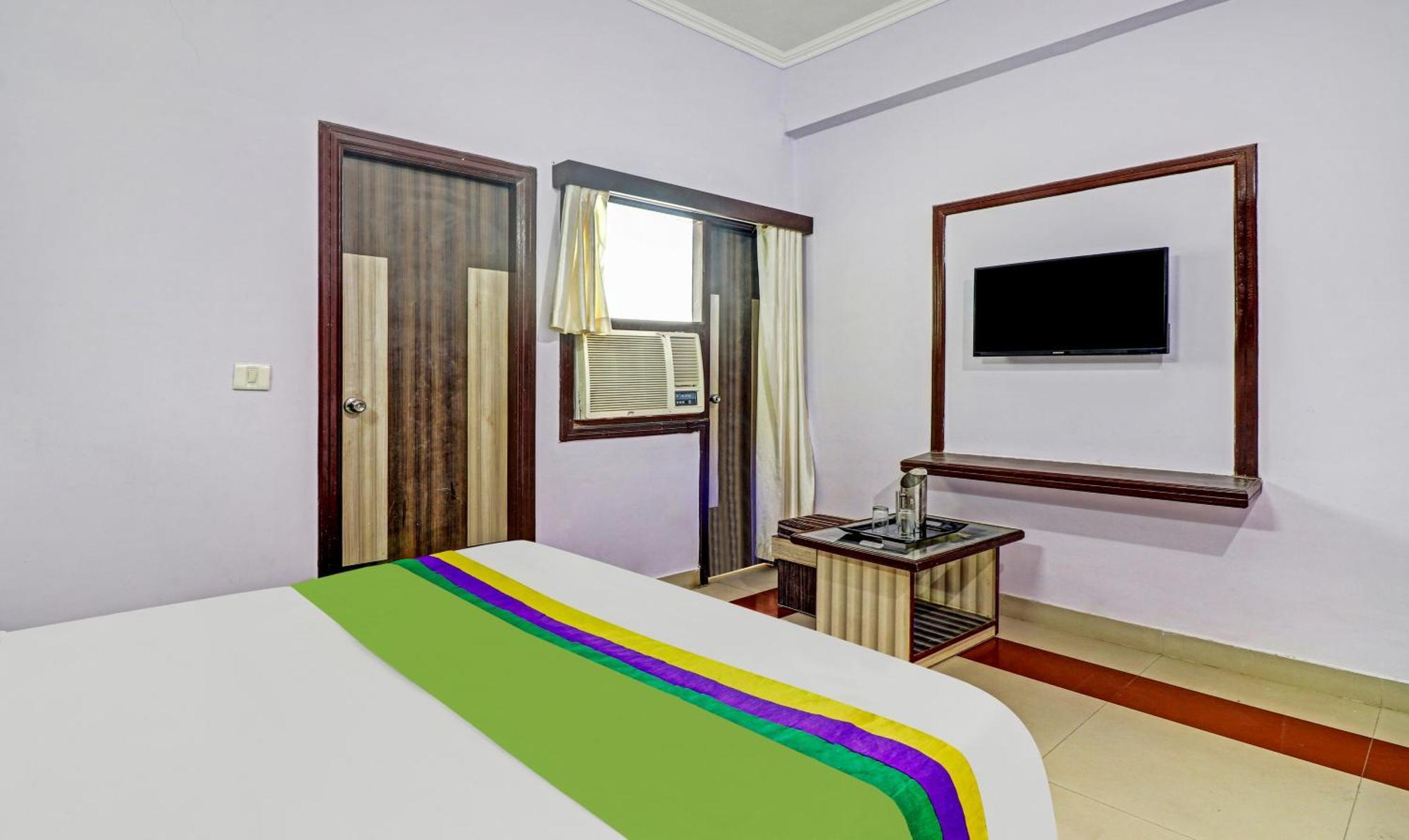 Hotel The Golden Bird アーグラ エクステリア 写真